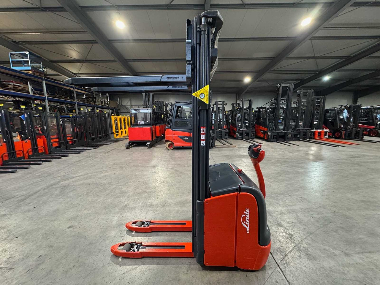 2015 SERVICE +UVV 12/2026 LINDE L16I EVO TRIPLEX 531CM 1.600KG PALLET TRUCK ANT INITIAL STROKE 4.272 HOURS - Forklift: picture 1 2015 SERVICE +UVV 12/2026 LINDE L16I EVO TRIPLEX 531CM 1.600KG PALLET TRUCK ANT INITIAL STROKE 4.272 HOURS - Forklift: picture 1