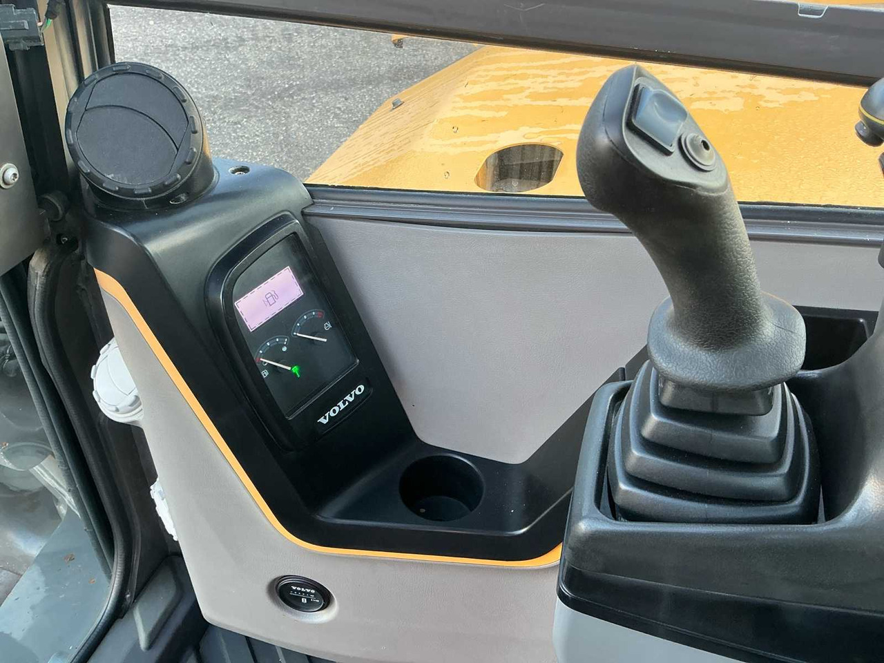 Excavator 2016 VOLVO ECR88D MIDI EXCAVATOR: picture 25