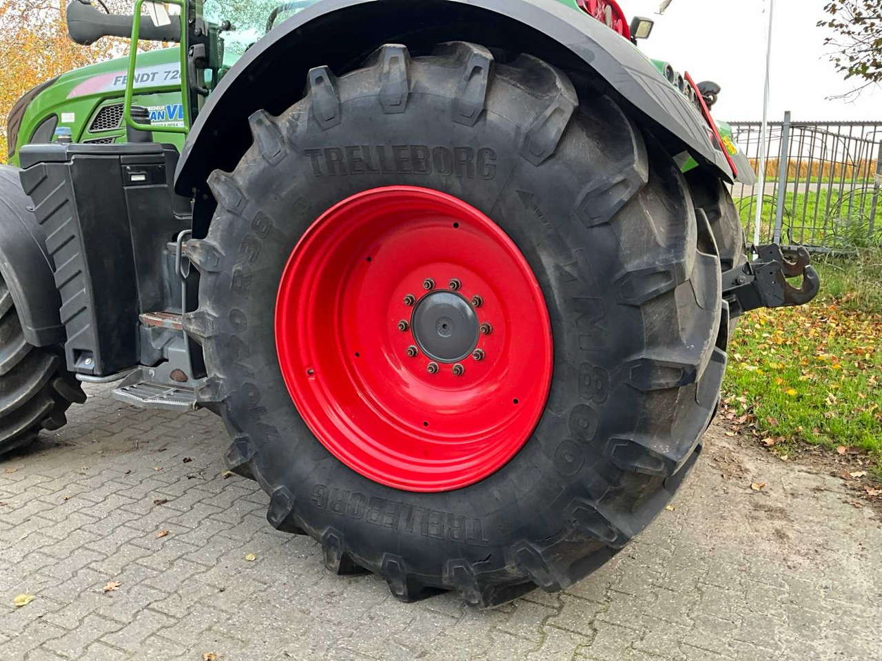 2017 FENDT 720 VARIO ALL-WHEEL DRIVE AGRICULTURAL TRACTOR - Farm tractor: picture 5 2017 FENDT 720 VARIO ALL-WHEEL DRIVE AGRICULTURAL TRACTOR - Farm tractor: picture 5