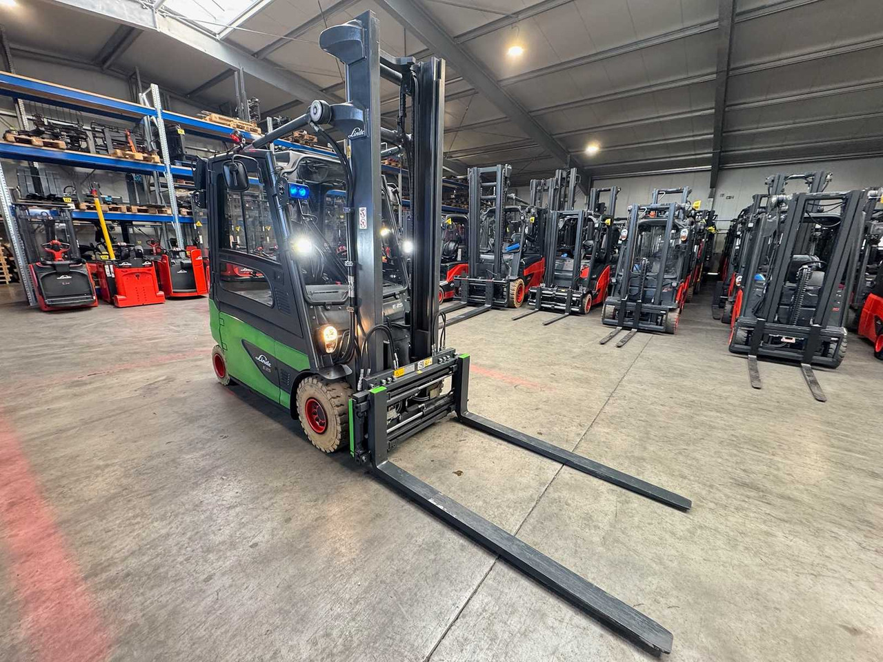 2017 SERVICE + UVV 07/2026 LINDE E25L 2.500KG EVO 3.+4. - Forklift: picture 4 2017 SERVICE + UVV 07/2026 LINDE E25L 2.500KG EVO 3.+4. - Forklift: picture 4