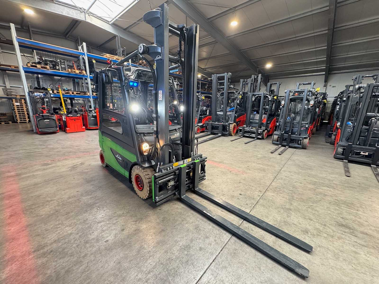 2017 SERVICE + UVV 07/2026 LINDE E25L 2.500KG EVO 3.+4. - Forklift: picture 5 2017 SERVICE + UVV 07/2026 LINDE E25L 2.500KG EVO 3.+4. - Forklift: picture 5