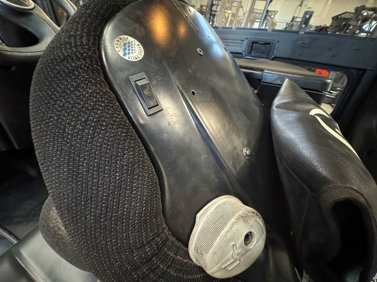 Forklift 2017 SERVICE + UVV 09/2026 LINDE E25HL 2.500KG 3.+4.: picture 15 Forklift 2017 SERVICE + UVV 09/2026 LINDE E25HL 2.500KG 3.+4.: picture 15