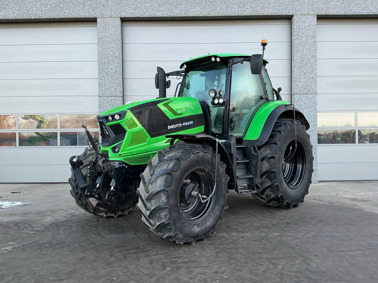 2018 DEUTZ-FAHR 6215 AGROTON TTV FOUR WHEEL DRIVE FARM TRACTOR - Farm tractor: picture 1 2018 DEUTZ-FAHR 6215 AGROTON TTV FOUR WHEEL DRIVE FARM TRACTOR - Farm tractor: picture 1