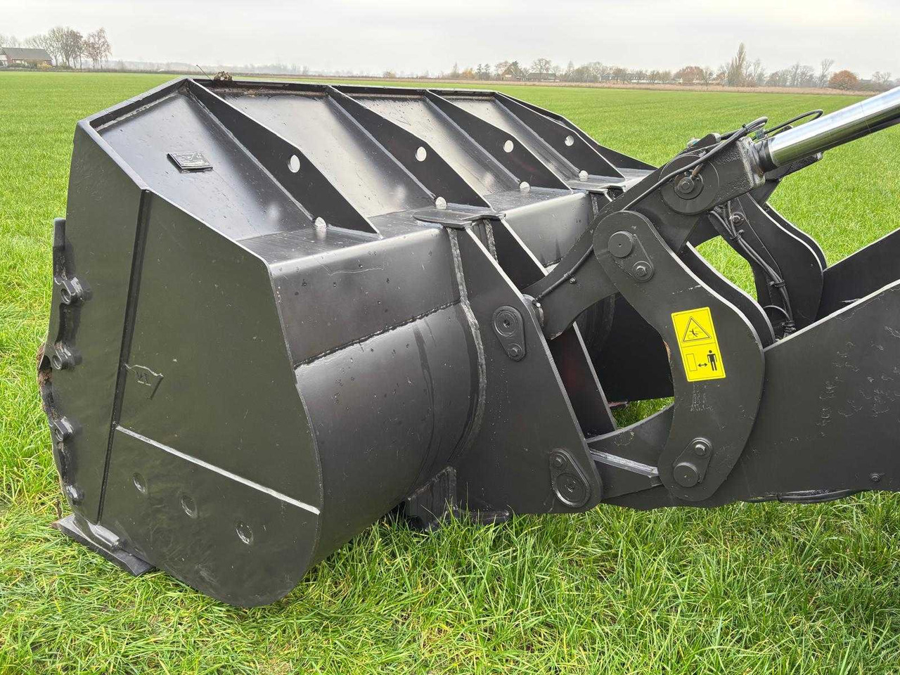 Wheel loader 2018 JCB 437 SHOVEL: picture 10