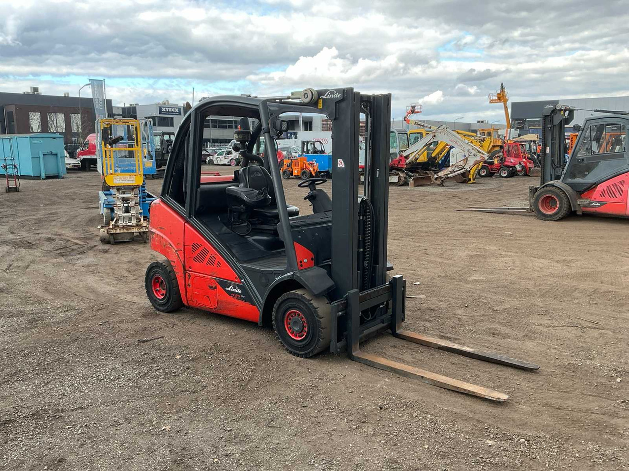 2018 LINDE H25 FORKLIFT - Forklift: picture 5 2018 LINDE H25 FORKLIFT - Forklift: picture 5