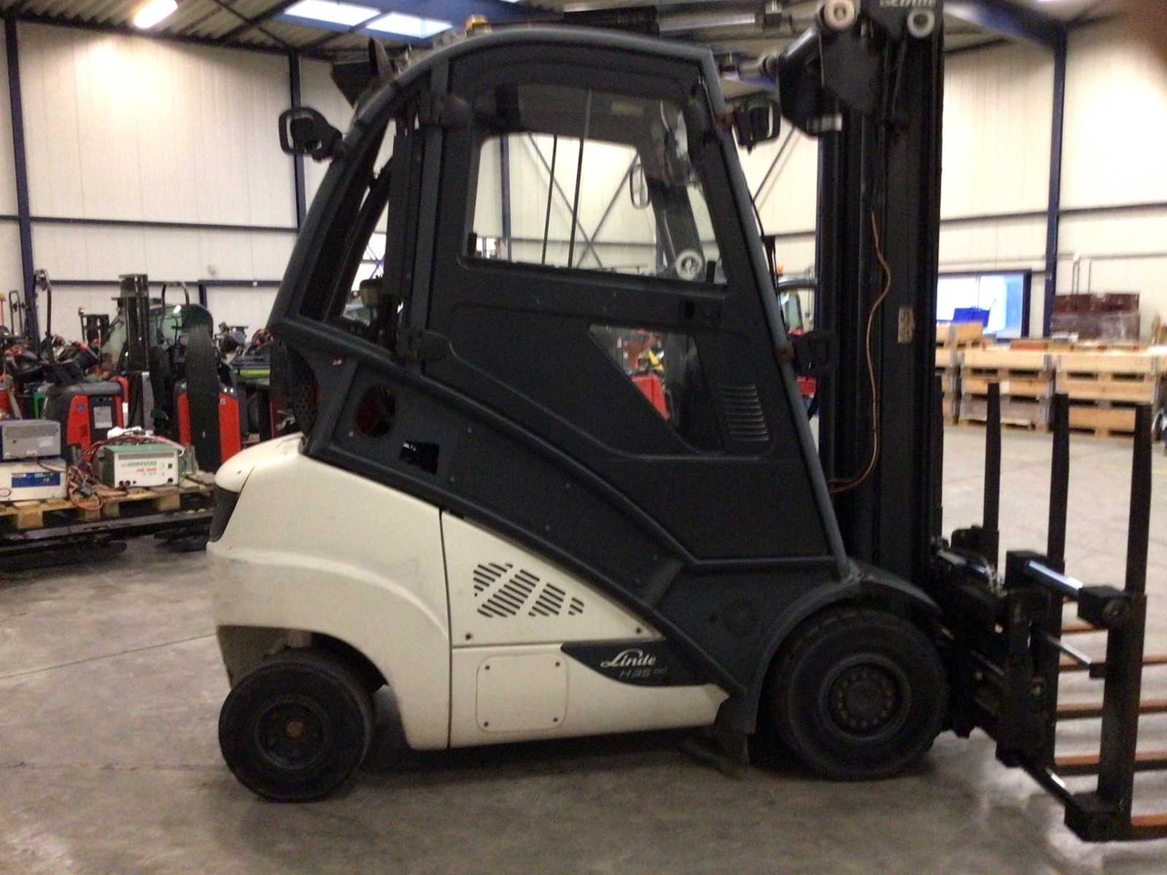 2019 LINDE H35T FORKLIFT - Forklift: picture 4 2019 LINDE H35T FORKLIFT - Forklift: picture 4