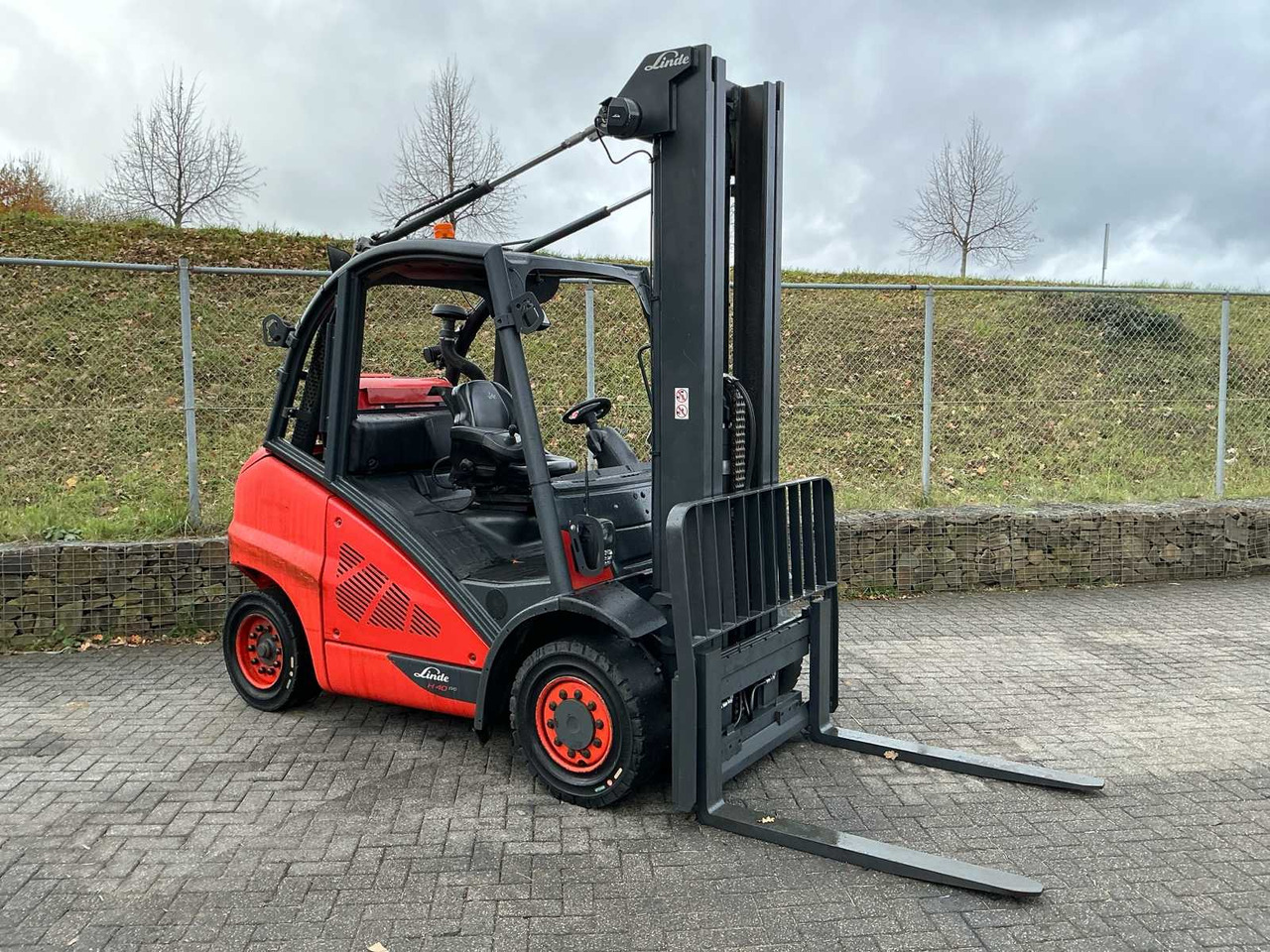 2019 LINDE H40T-02 FORKLIFT - Forklift: picture 3 2019 LINDE H40T-02 FORKLIFT - Forklift: picture 3