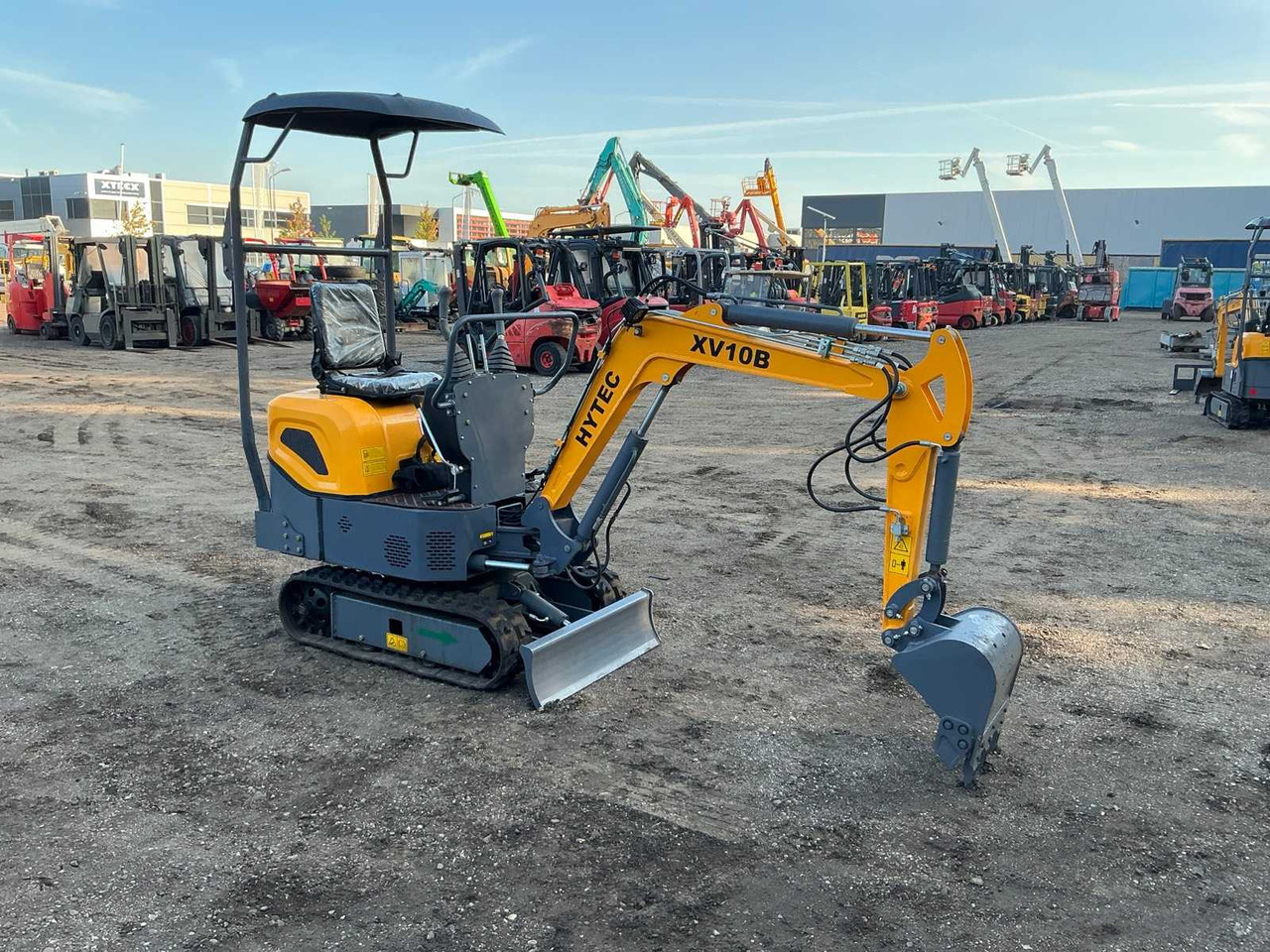 Mini excavator 2022 HYTEC XV10B MINI EXCAVATOR: picture 7 Mini excavator 2022 HYTEC XV10B MINI EXCAVATOR: picture 7