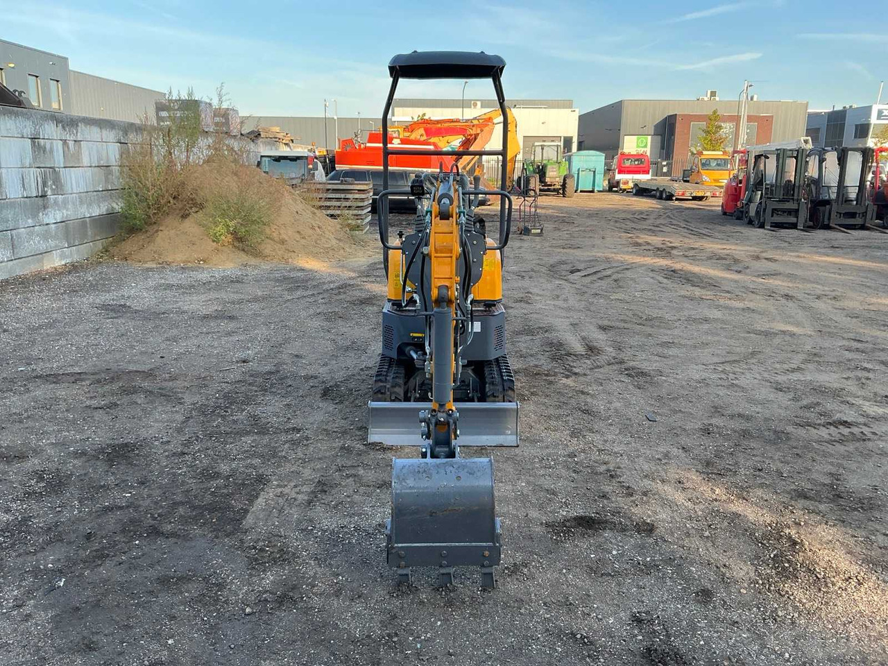 Mini excavator 2022 HYTEC XV10B MINI EXCAVATOR: picture 8 Mini excavator 2022 HYTEC XV10B MINI EXCAVATOR: picture 8