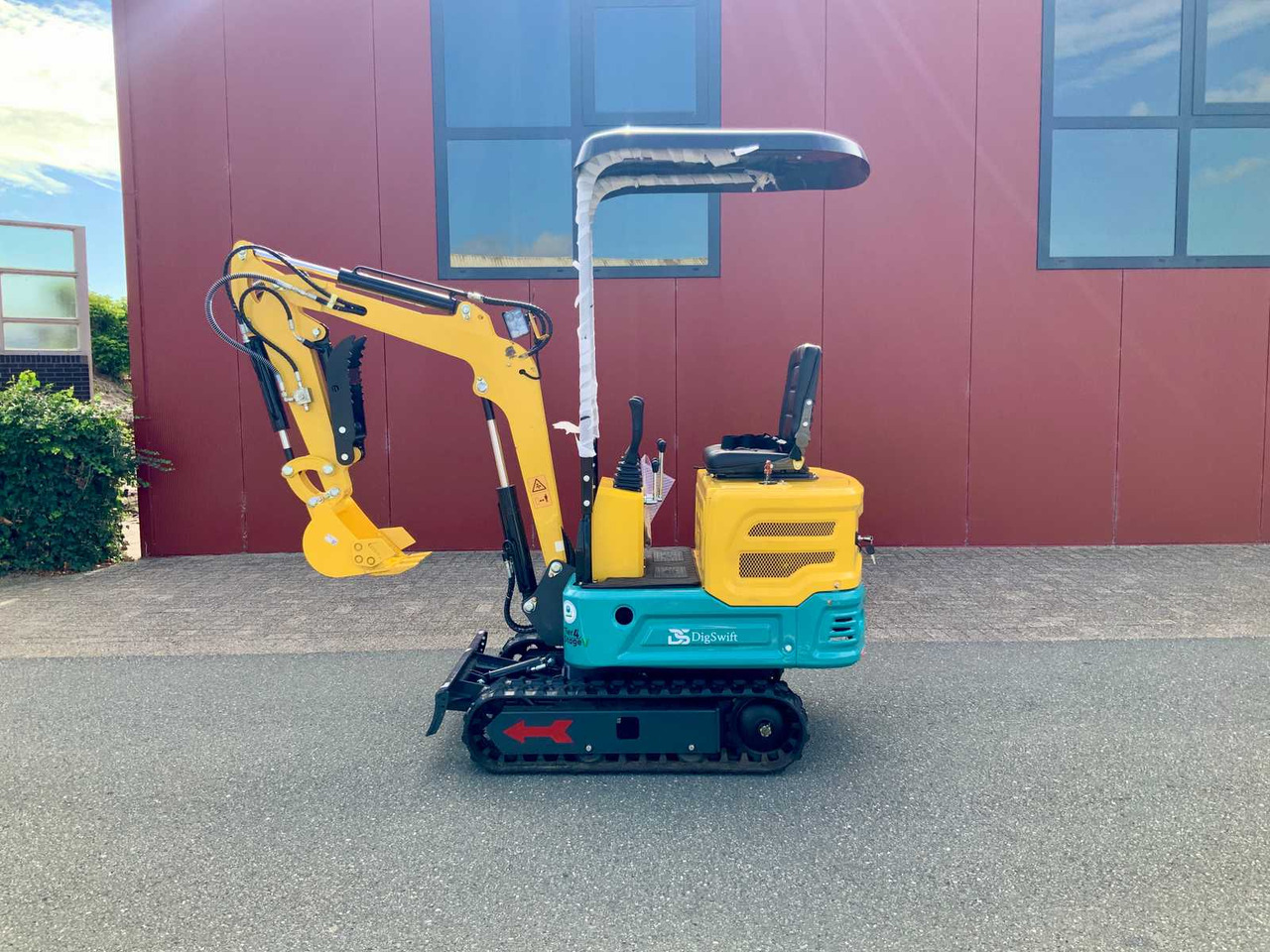 2025 DIGSWIFT DS13G MINI EXCAVATOR - Mini excavator: picture 1 2025 DIGSWIFT DS13G MINI EXCAVATOR - Mini excavator: picture 1