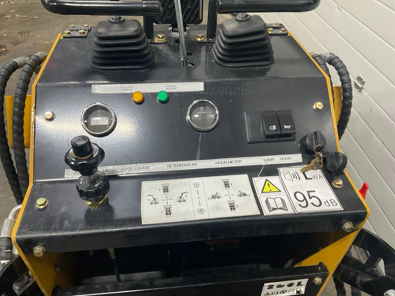 2025 JINING LIHUS HEAVY LRT 360 SKID STEER LOADER - Compact track loader: picture 4 2025 JINING LIHUS HEAVY LRT 360 SKID STEER LOADER - Compact track loader: picture 4