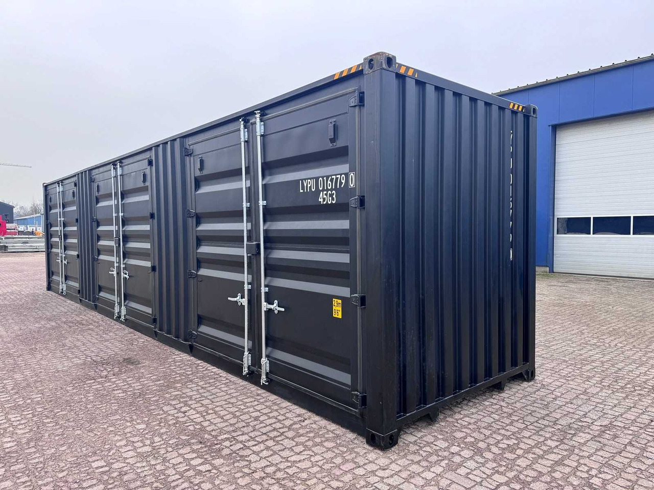 40ft High Cube shipping container with 3 side doors - Shipping container: picture 2 40ft High Cube shipping container with 3 side doors - Shipping container: picture 2