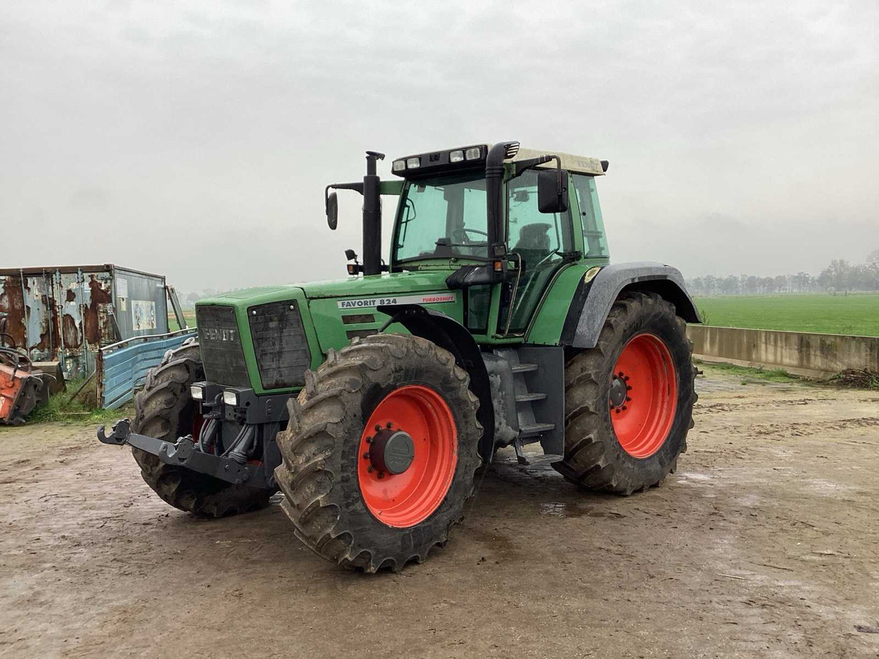 824 824 TURBO SHIFT ALL-WHEEL DRIVE FARM TRACTOR - Farm tractor: picture 1 824 824 TURBO SHIFT ALL-WHEEL DRIVE FARM TRACTOR - Farm tractor: picture 1