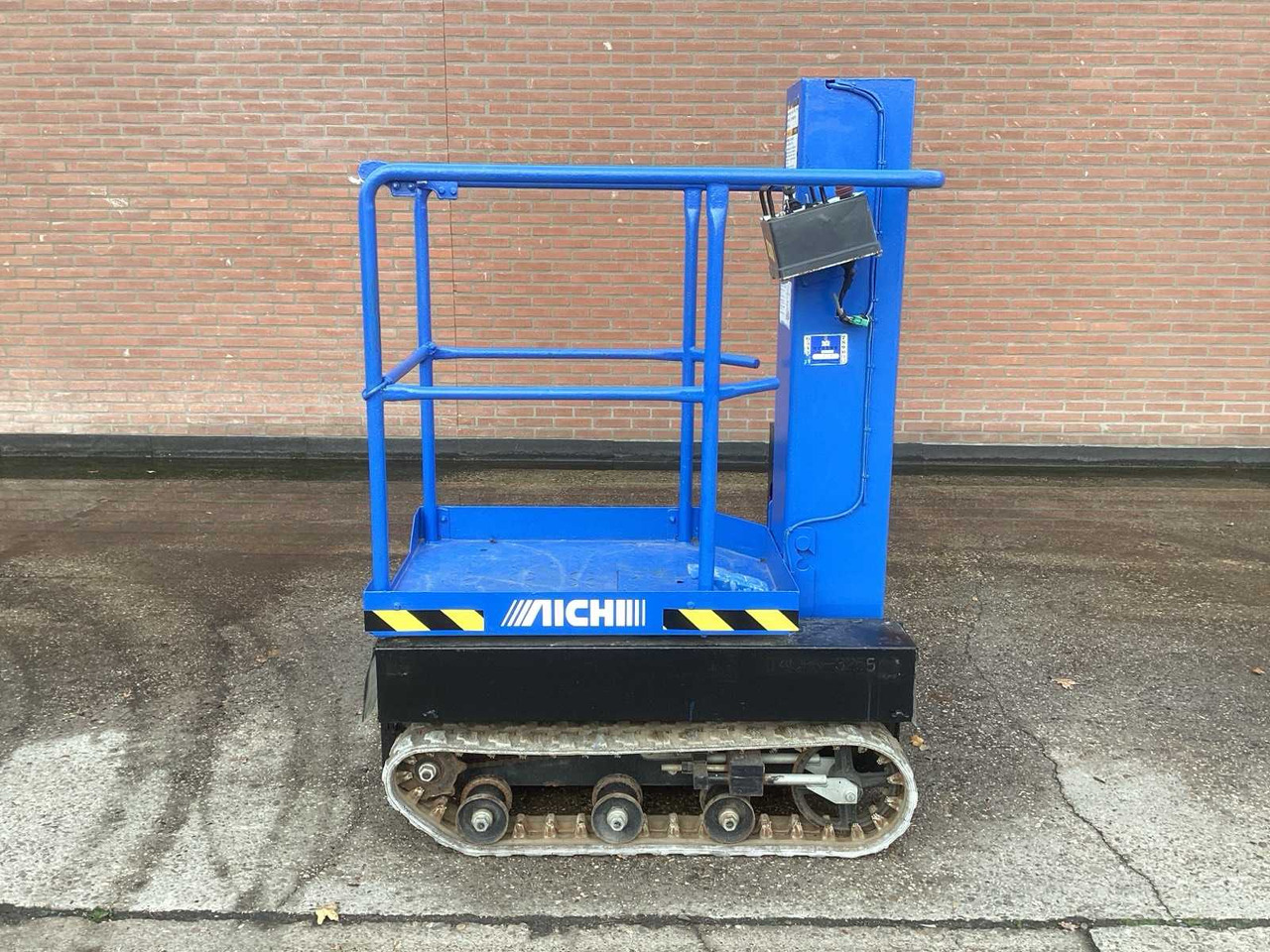 AICHI 2008 AICHI RM04B CRAWLER BOOM LIFT - Aerial platform: picture 2 AICHI 2008 AICHI RM04B CRAWLER BOOM LIFT - Aerial platform: picture 2