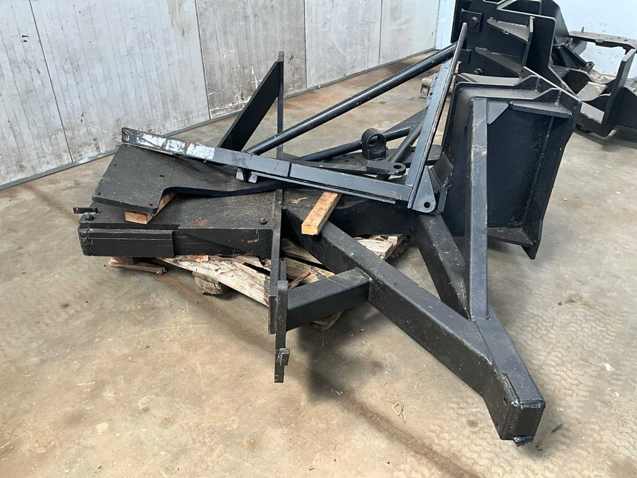 Herder substructure frame for John Deere 6020 series - Agricultural machinery: picture 2 Herder substructure frame for John Deere 6020 series - Agricultural machinery: picture 2