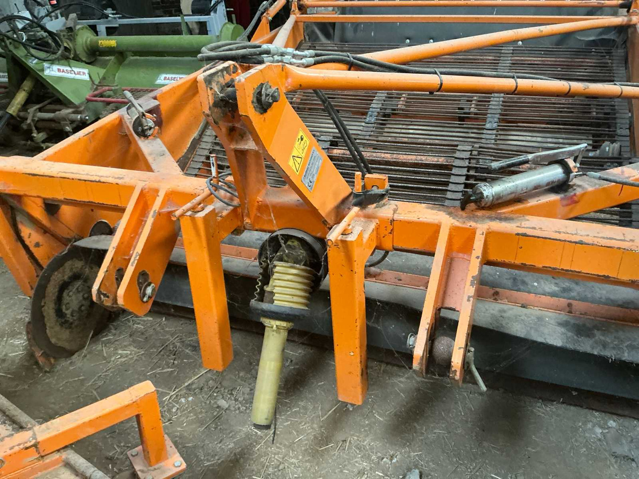 Keulmac Broyeur de fanes frontal et arracheuse - Agricultural machinery: picture 5 Keulmac Broyeur de fanes frontal et arracheuse - Agricultural machinery: picture 5
