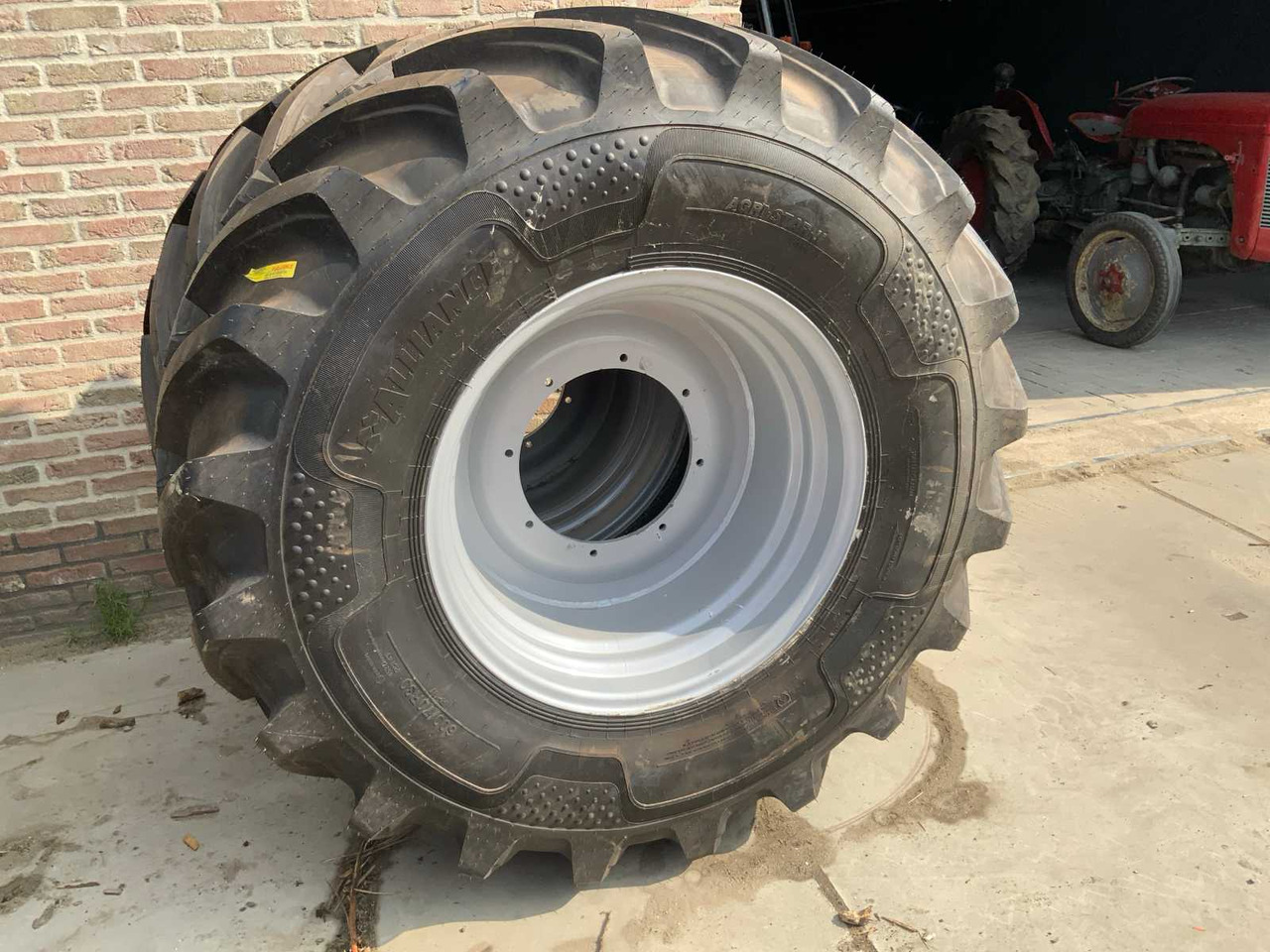 Alliance Agri Star 2 - Wheels and tires for Farm tractor: picture 3 Alliance Agri Star 2 - Wheels and tires for Farm tractor: picture 3