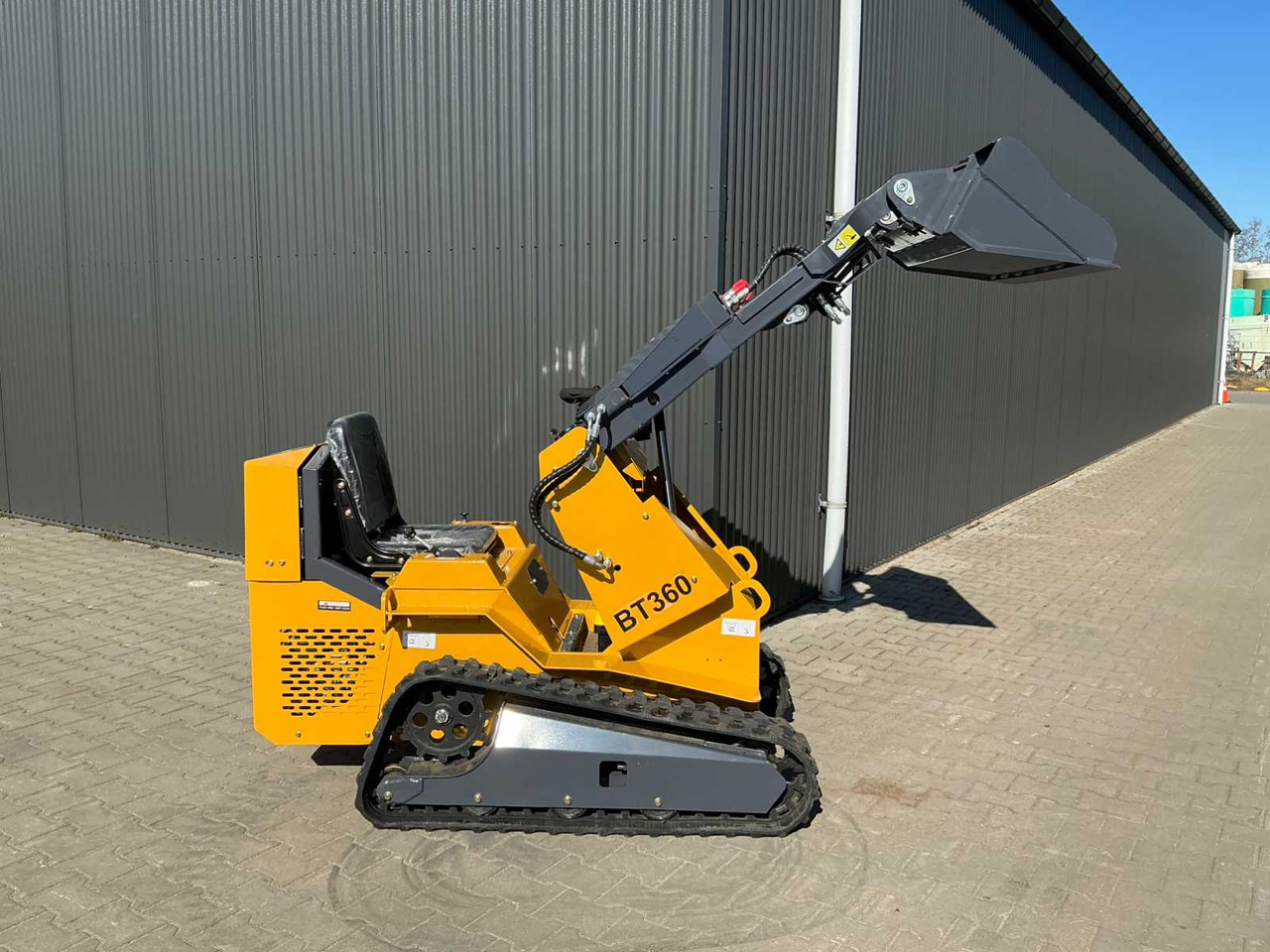 Compact track loader BISON TEK BT360 MINI LOADER / TRACK SKID STEER LOADER: picture 7 Compact track loader BISON TEK BT360 MINI LOADER / TRACK SKID STEER LOADER: picture 7