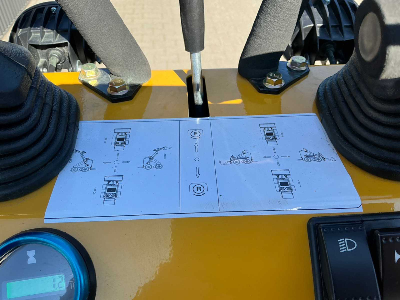 Compact track loader BISON TEK BT360 MINI LOADER / TRACK SKID STEER LOADER: picture 19 Compact track loader BISON TEK BT360 MINI LOADER / TRACK SKID STEER LOADER: picture 19