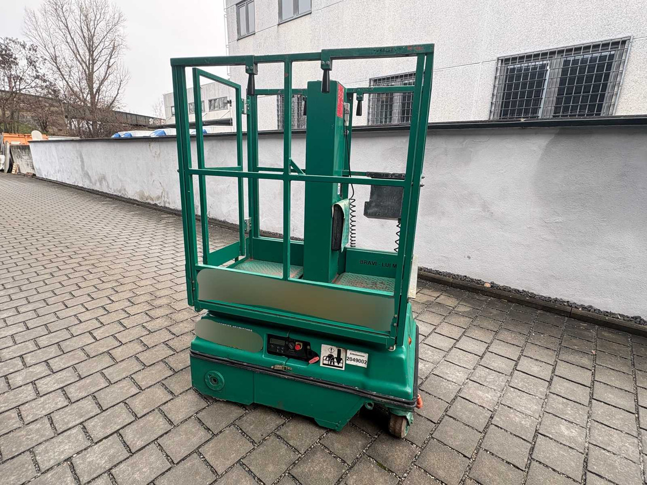 BRAVIISOL LUI M. S.I - AERIAL WORK PLATFORM / MAST LIFT (2010) - Aerial platform: picture 5 BRAVIISOL LUI M. S.I - AERIAL WORK PLATFORM / MAST LIFT (2010) - Aerial platform: picture 5