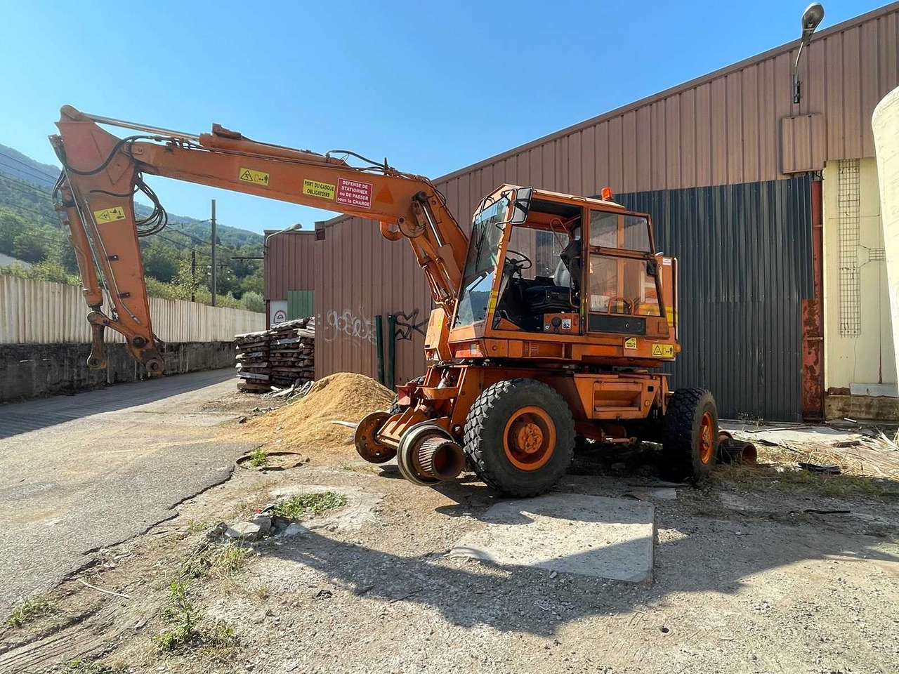 CASE - 1992 - 688P - WHEELED EXCAVATOR - Wheel excavator: picture 2 CASE - 1992 - 688P - WHEELED EXCAVATOR - Wheel excavator: picture 2