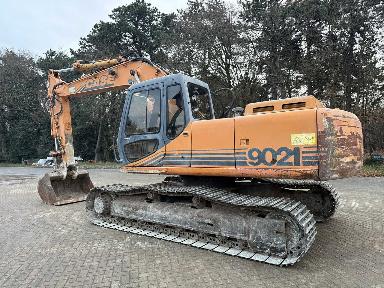 CASE - 9021 - 8070 HOURS - INCL. QUICK COUPLER AND BUCKET - CRAWLER EXCAVATOR - Excavator: picture 2 CASE - 9021 - 8070 HOURS - INCL. QUICK COUPLER AND BUCKET - CRAWLER EXCAVATOR - Excavator: picture 2
