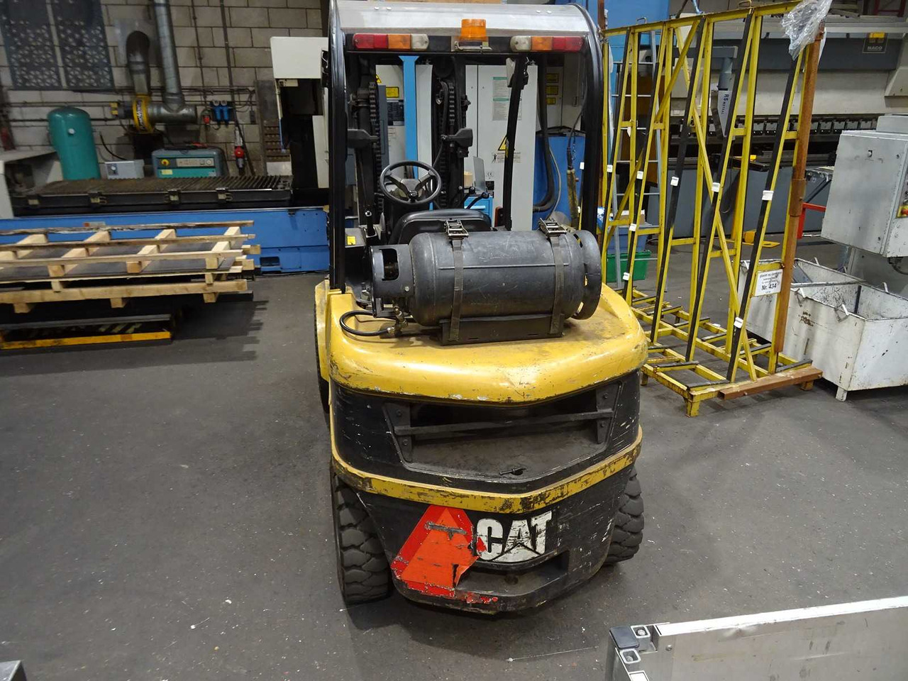 CATERPILLAR - 2005 - GP30N - FORKLIFT - Forklift: picture 3 CATERPILLAR - 2005 - GP30N - FORKLIFT - Forklift: picture 3