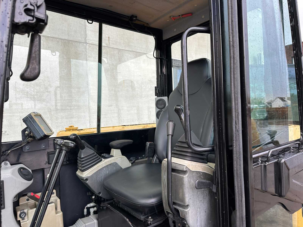 Excavator CATERPILLAR - 2017 - 305.5E2 - MIDI EXCAVATOR: picture 33