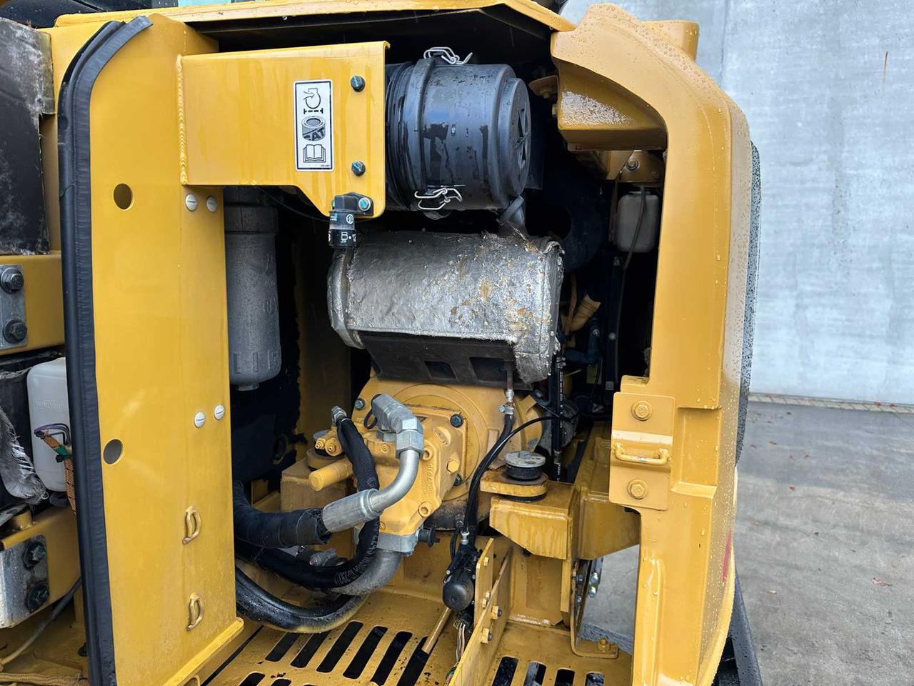 Excavator CATERPILLAR - 2017 - 305.5E2 - MIDI EXCAVATOR: picture 32