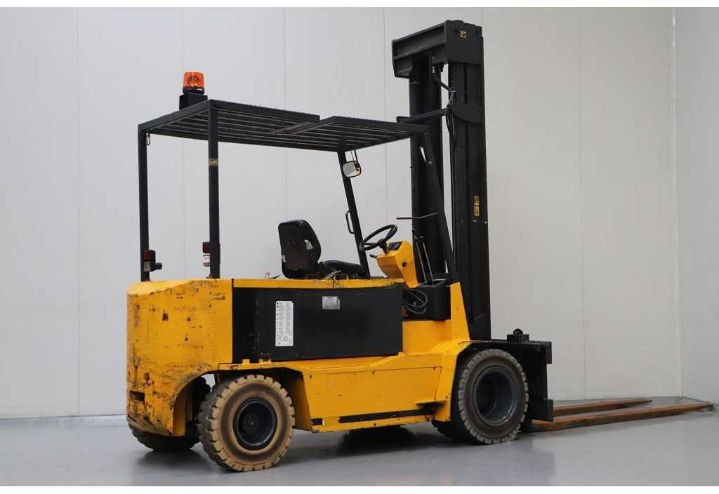 CTC - FORCE 65 ELECTRIC - 6500KG LIFTING CAPACITY, SIDE-SHIFT - FORKLIFT - Forklift: picture 4 CTC - FORCE 65 ELECTRIC - 6500KG LIFTING CAPACITY, SIDE-SHIFT - FORKLIFT - Forklift: picture 4