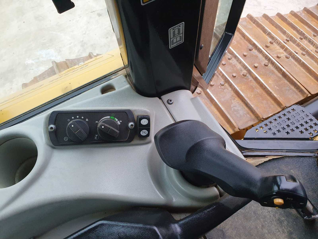 Bulldozer Caterpillar D6N: picture 23