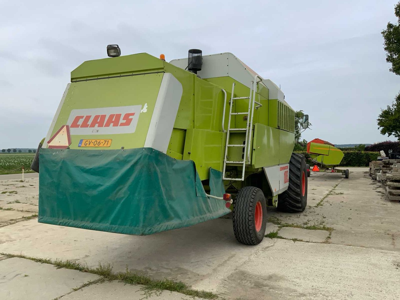 Claas Dominator 108 SL - Combine harvester: picture 4 Claas Dominator 108 SL - Combine harvester: picture 4