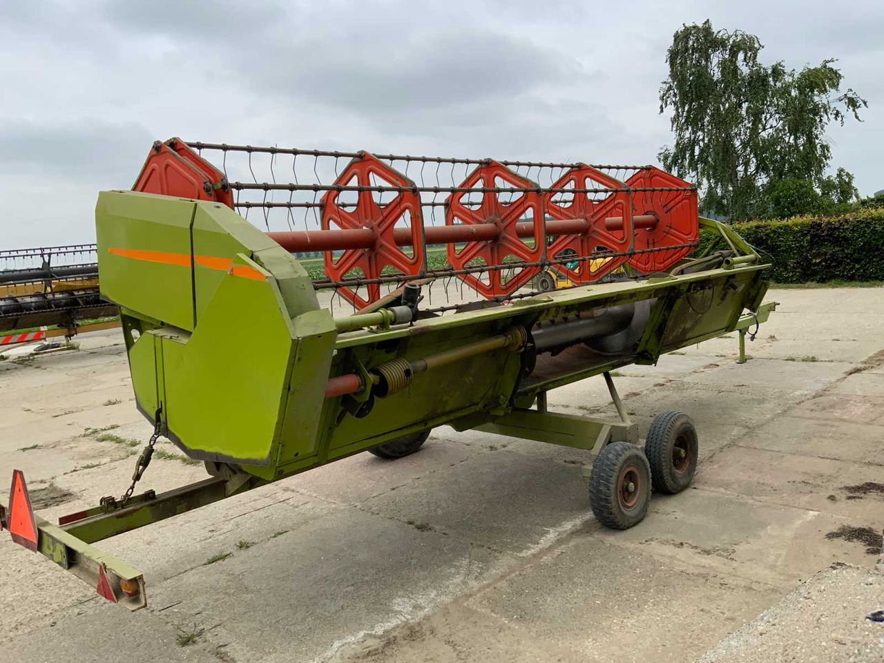 Claas - Combine harvester: picture 1 Claas - Combine harvester: picture 1