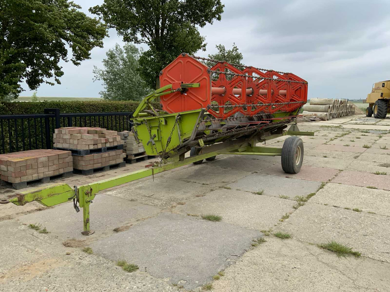 Claas - Combine harvester: picture 4 Claas - Combine harvester: picture 4