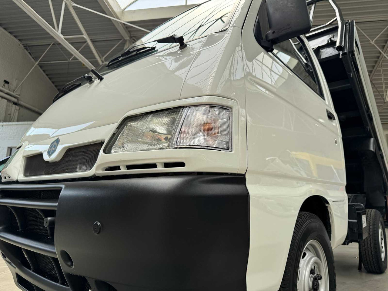 2005 PIAGGIO PORTER TIPPER 1.3 PETROL - Commercial vehicle: picture 4 2005 PIAGGIO PORTER TIPPER 1.3 PETROL - Commercial vehicle: picture 4