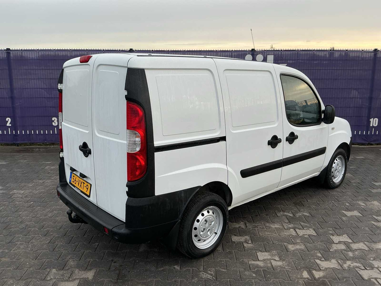 2008 - FIAT - DOBLÒ - 1.6 CNG/PETROL COMFORT - COMMERCIAL VEHICLE - Commercial vehicle: picture 4 2008 - FIAT - DOBLÒ - 1.6 CNG/PETROL COMFORT - COMMERCIAL VEHICLE - Commercial vehicle: picture 4