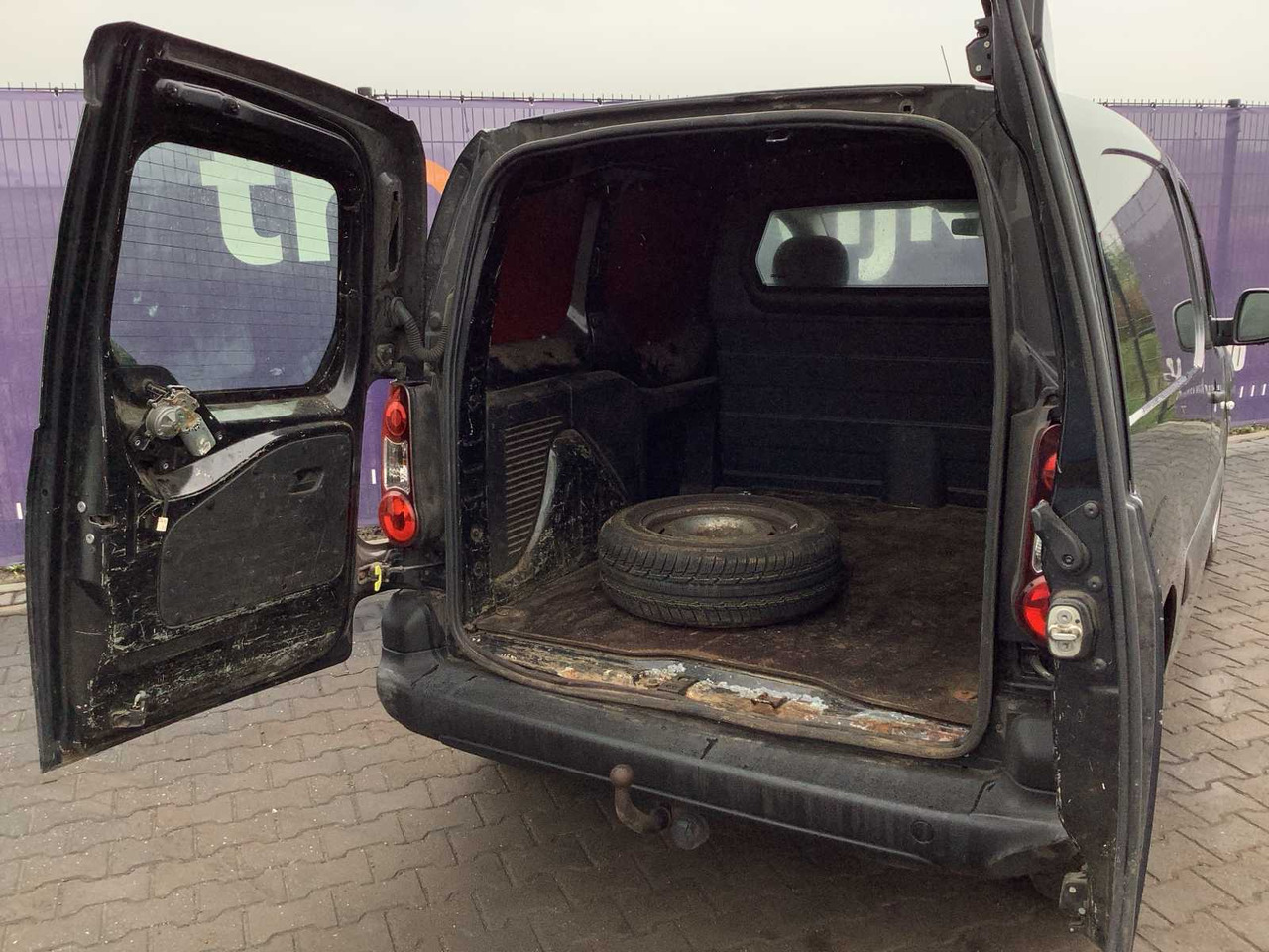 2013 - PEUGEOT - PARTNER - 120 1.6 HDI L1XR PR+ - COMMERCIAL VEHICLE - Commercial vehicle: picture 5 2013 - PEUGEOT - PARTNER - 120 1.6 HDI L1XR PR+ - COMMERCIAL VEHICLE - Commercial vehicle: picture 5