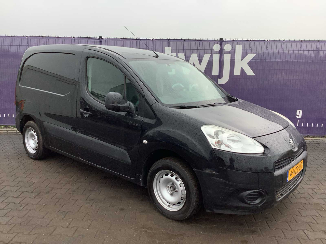 2013 - PEUGEOT - PARTNER - 120 1.6 HDI L1XR PR+ - COMMERCIAL VEHICLE - Commercial vehicle: picture 2 2013 - PEUGEOT - PARTNER - 120 1.6 HDI L1XR PR+ - COMMERCIAL VEHICLE - Commercial vehicle: picture 2