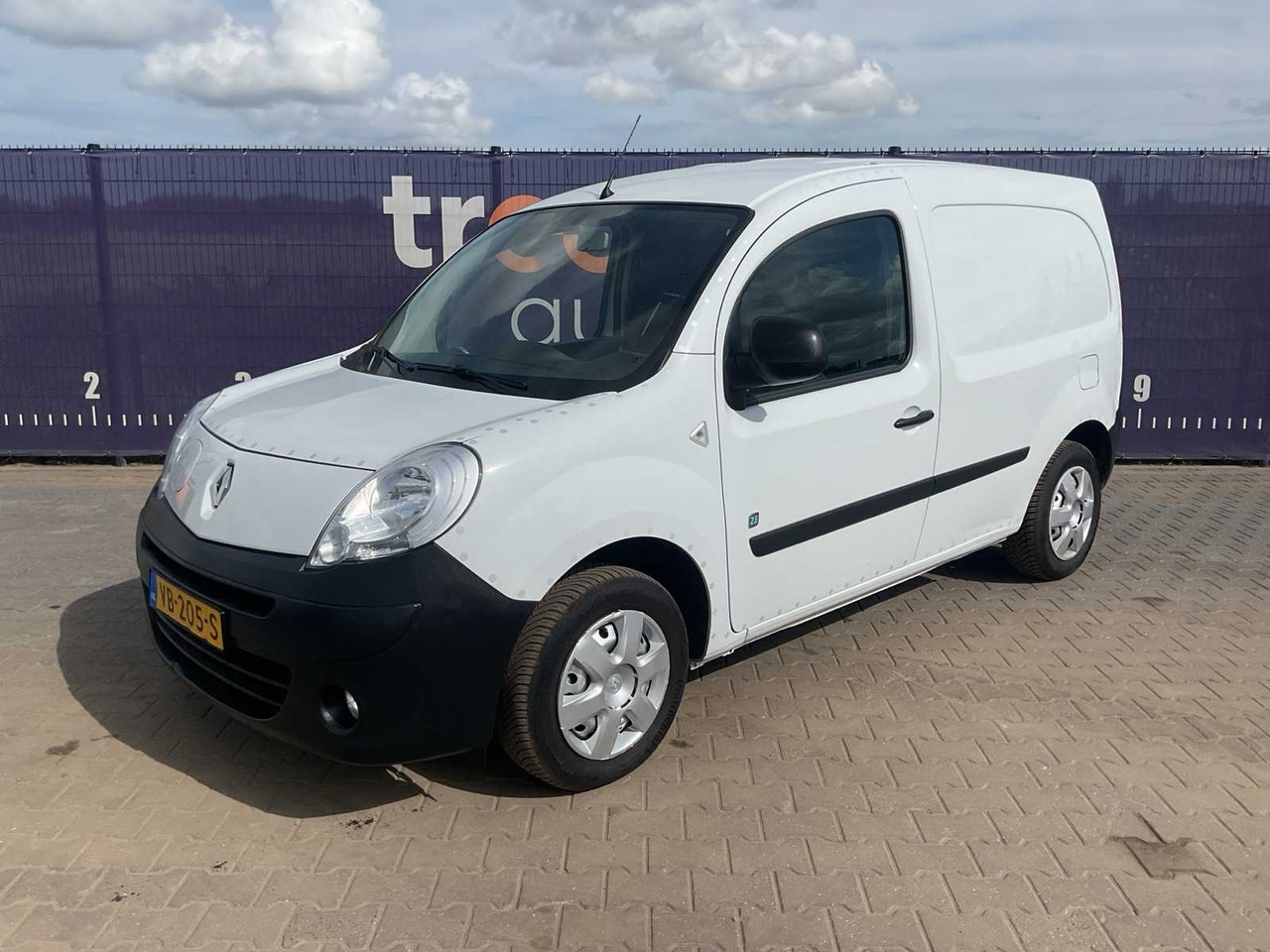 2013 - RENAULT - KANGOO EXPRESS - Z.E. - COMMERCIAL VEHICLE - Commercial vehicle: picture 1 2013 - RENAULT - KANGOO EXPRESS - Z.E. - COMMERCIAL VEHICLE - Commercial vehicle: picture 1