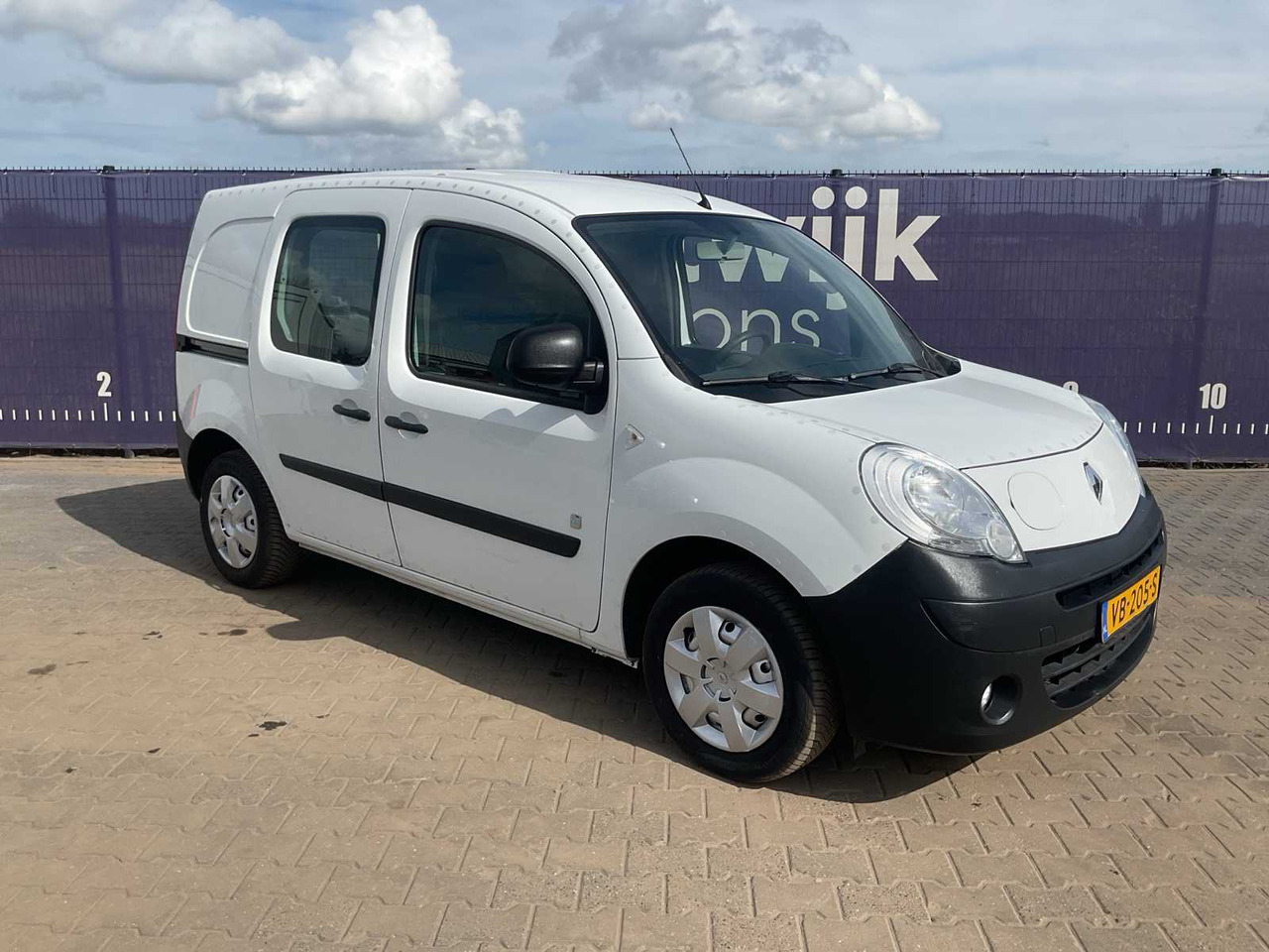 2013 - RENAULT - KANGOO EXPRESS - Z.E. - COMMERCIAL VEHICLE - Commercial vehicle: picture 2 2013 - RENAULT - KANGOO EXPRESS - Z.E. - COMMERCIAL VEHICLE - Commercial vehicle: picture 2