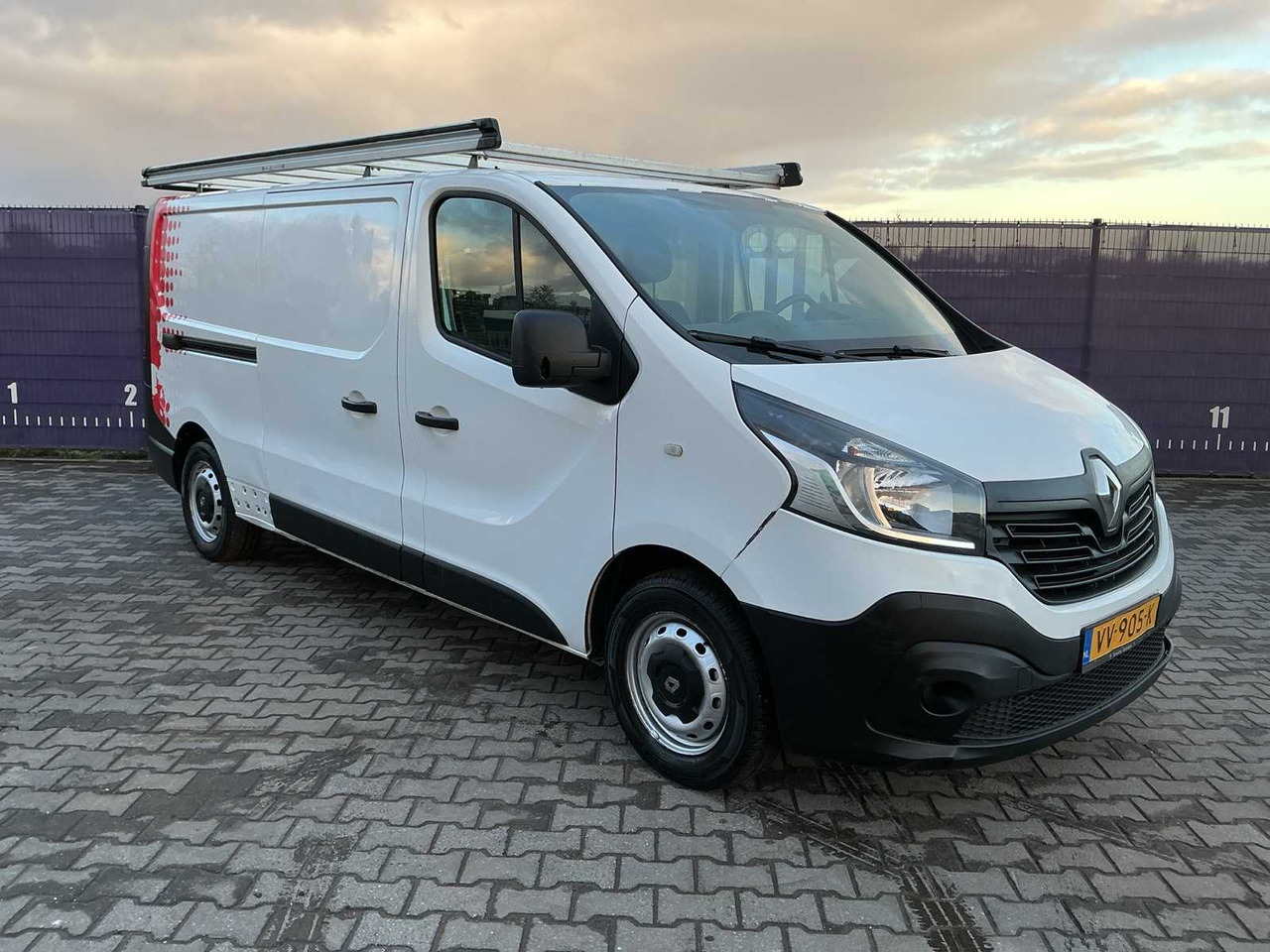 2016 - RENAULT - TRAFIC - 1.6 DCI T29 L2H1 COM - COMMERCIAL VEHICLE - Commercial vehicle: picture 2 2016 - RENAULT - TRAFIC - 1.6 DCI T29 L2H1 COM - COMMERCIAL VEHICLE - Commercial vehicle: picture 2