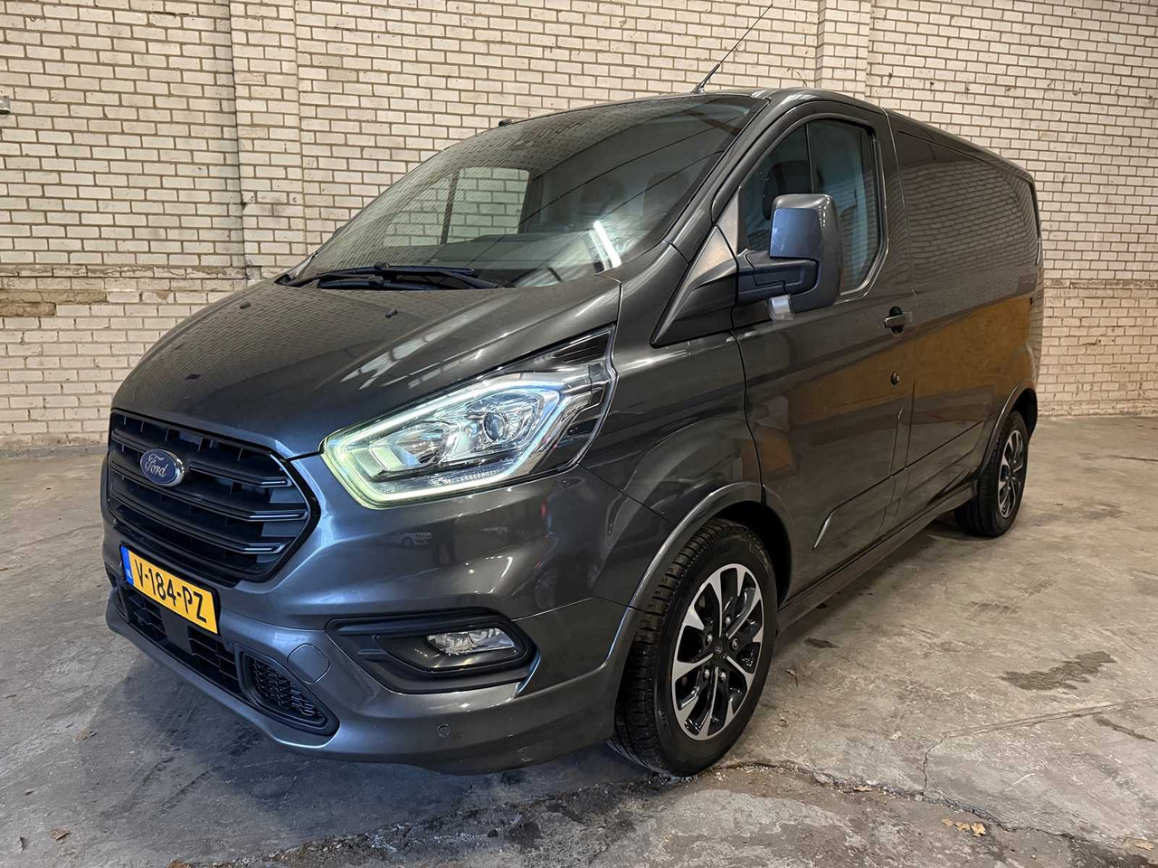 FORD TRANSIT CUSTOM SPORT 2.0 TDCI YEAR: 2017, V-184-PZ - Commercial vehicle: picture 1 FORD TRANSIT CUSTOM SPORT 2.0 TDCI YEAR: 2017, V-184-PZ - Commercial vehicle: picture 1