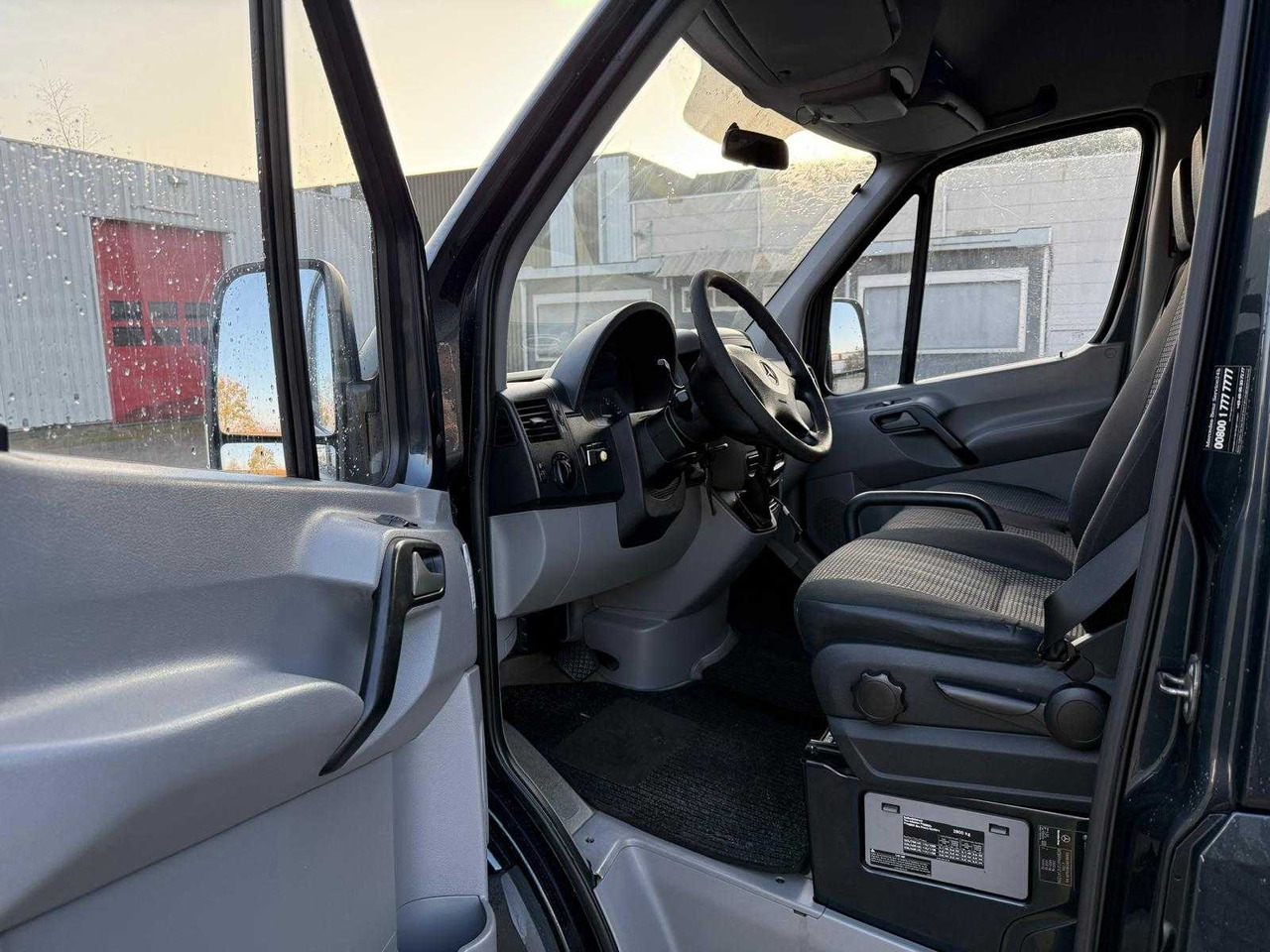 Commercial vehicle MERCEDES-BENZ - SPRINTER - 209 2.2 CDI 366 HDDC - COMMERCIAL VEHICLE: picture 12 Commercial vehicle MERCEDES-BENZ - SPRINTER - 209 2.2 CDI 366 HDDC - COMMERCIAL VEHICLE: picture 12