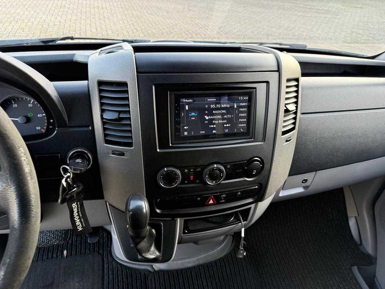 Commercial vehicle MERCEDES-BENZ - SPRINTER - 209 2.2 CDI 366 HDDC - COMMERCIAL VEHICLE: picture 14 Commercial vehicle MERCEDES-BENZ - SPRINTER - 209 2.2 CDI 366 HDDC - COMMERCIAL VEHICLE: picture 14