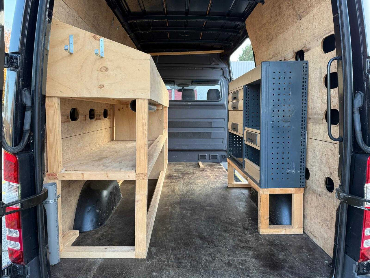 Commercial vehicle MERCEDES-BENZ - SPRINTER - 209 2.2 CDI 366 HDDC - COMMERCIAL VEHICLE: picture 11 Commercial vehicle MERCEDES-BENZ - SPRINTER - 209 2.2 CDI 366 HDDC - COMMERCIAL VEHICLE: picture 11