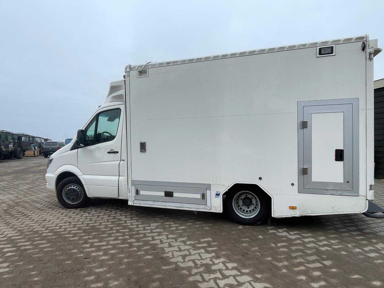 MERCEDES - SPRINTER 519 AMBULACE CAMPER - COMMERCIAL VEHICLE - Commercial vehicle: picture 3 MERCEDES - SPRINTER 519 AMBULACE CAMPER - COMMERCIAL VEHICLE - Commercial vehicle: picture 3