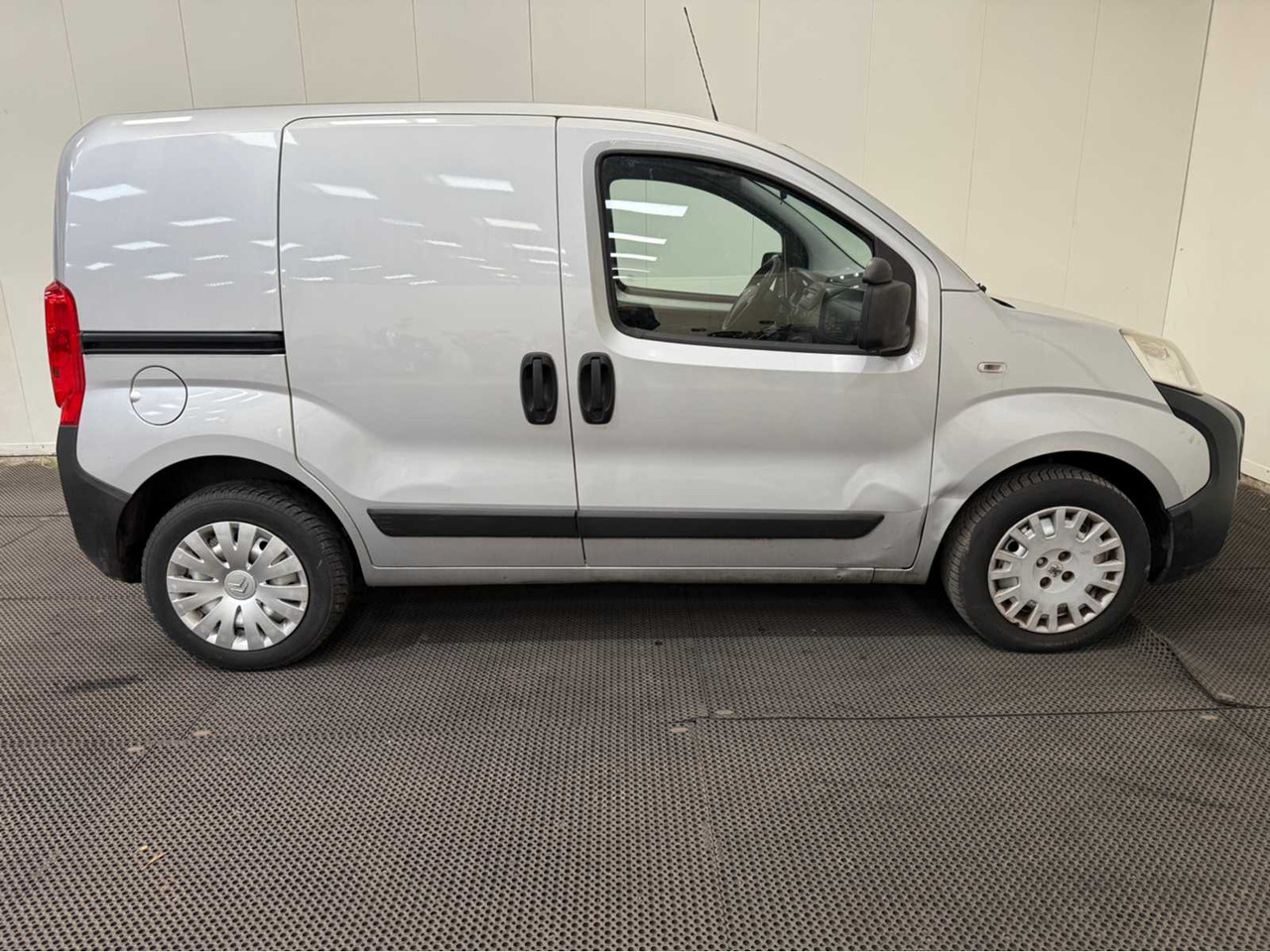 PEUGEOT - BIPPER - COMMERCIAL VEHICLE - 2013 - Commercial vehicle: picture 4 PEUGEOT - BIPPER - COMMERCIAL VEHICLE - 2013 - Commercial vehicle: picture 4