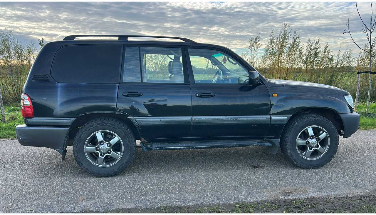 TOYOTA LANDCRUISER 100 COMMERCIAL VEHICLE 4X4 - Commercial vehicle: picture 5 TOYOTA LANDCRUISER 100 COMMERCIAL VEHICLE 4X4 - Commercial vehicle: picture 5