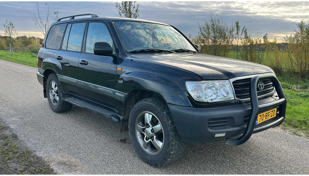 TOYOTA LANDCRUISER 100 COMMERCIAL VEHICLE 4X4 - Commercial vehicle: picture 4 TOYOTA LANDCRUISER 100 COMMERCIAL VEHICLE 4X4 - Commercial vehicle: picture 4