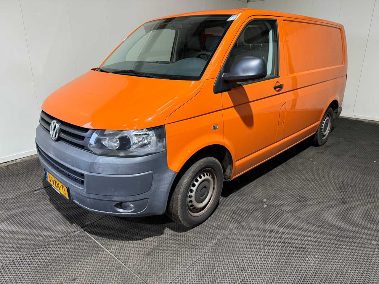 VOLKSWAGEN - TRANSPORTER - 2.0 84 HP - COMMERCIAL VEHICLE - 2012 - Commercial vehicle: picture 2 VOLKSWAGEN - TRANSPORTER - 2.0 84 HP - COMMERCIAL VEHICLE - 2012 - Commercial vehicle: picture 2